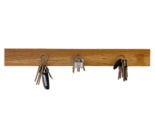Magnetisches Schlüsselbrett aus massivem Eichenholz in Handarbeit