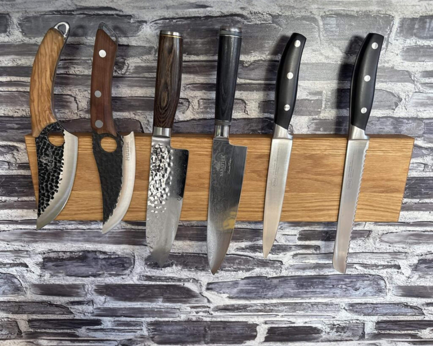 Magnetische Messerleiste aus massivem Eichenholz in Handarbeit