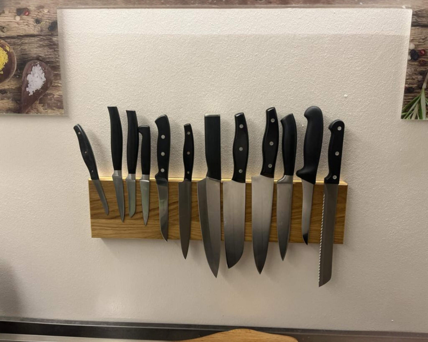 Magnetische Messerleiste aus massivem Eichenholz in Handarbeit
